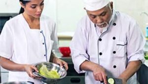 Lowongan Kerja Cook Helper Bidang Food & Beverage